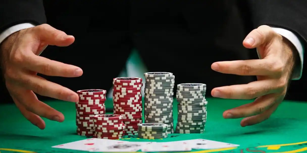 Filipino player browsing 777 ph slots lobby on smartphone